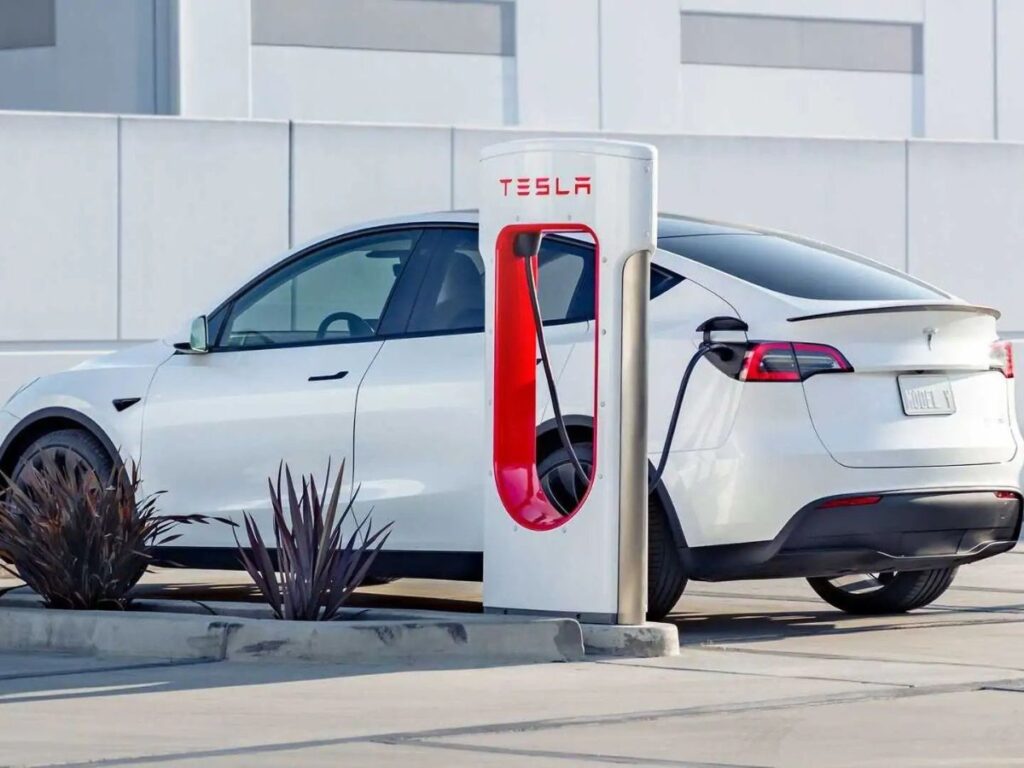 How Long Does It Take To Charge A Tesla? - Techiewall.com